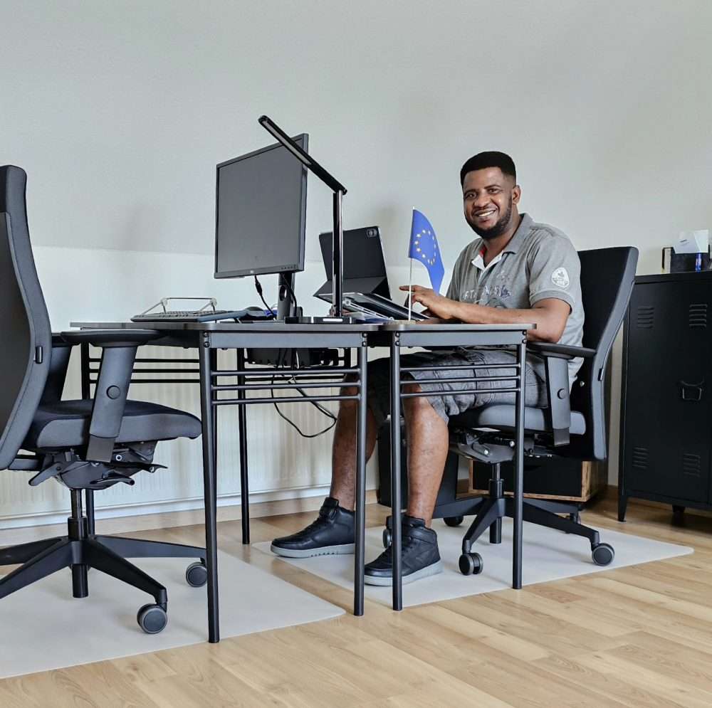 The blur between blogging and news